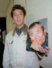 2000-1012Fujita.jpg (6571 bytes)