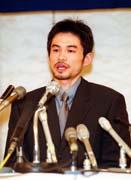 2000-1012Ichiro.jpg (5528 bytes)