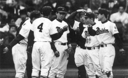 Ichiro053-1.JPG (35211 bytes)